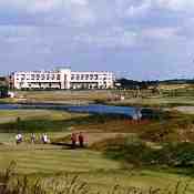 Montigny-le-Bretonneux hotels - Novotel St Quentin Golf Natl